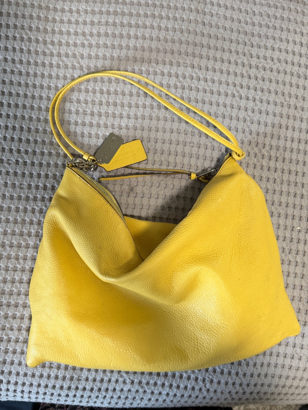 Vintage Coach Butter Yellow Pebbled Leather Slouchy Shoulder Hobo